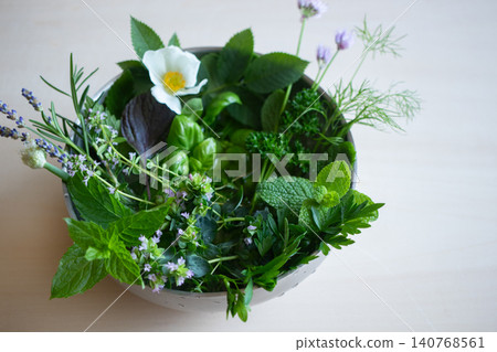 Images of various herbs (4) 140768561