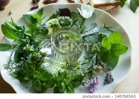 Image of herbal tea (2) 140768563