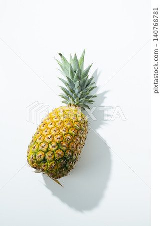 pineapple  140768781