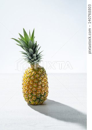 pineapple pineapple 140768803