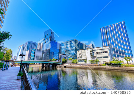 東京港區港南城區的城市景觀:高濱運河長廊 東京港區港南城區的城市景觀:高濱運河長廊 140768855