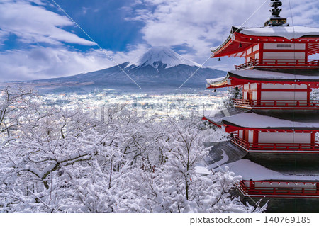A snowy landscape of Mt. Fuji and the Chureito Pagoda as seen from Arakurayama Sengen Park. A snowy landscape of Mt. Fuji and the Chureito Pagoda as seen from Arakurayama Sengen Park. 140769185