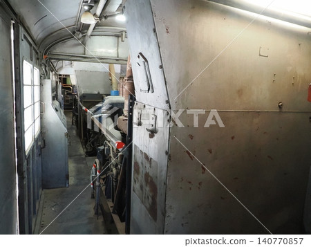 硫化物街鐵路歷史博物館內部的金屬走道－堅固的結構體現了工業品質。 140770857