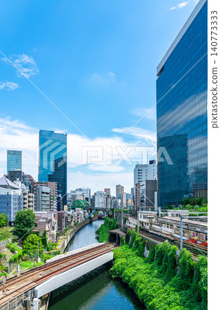 [東京] 從聖橋眺望神田川和御茶之水的街景 140773333