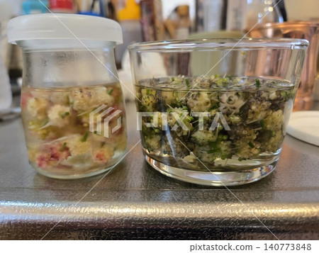 Pickled wild garlic bulbils (boiled wild garlic bulbils) Pickled wild garlic bulbils (boiled wild garlic bulbils) 140773848