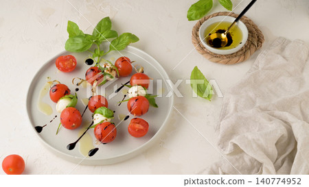 Caprese salad with tomato and mozzarella 140774952