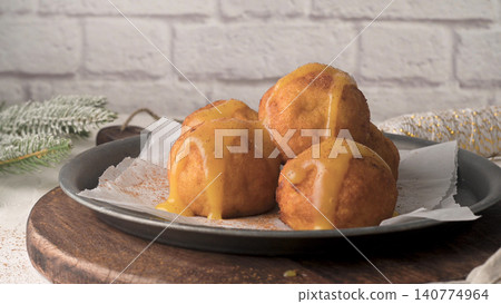 Rabanadas poveiras with egg cream and cinnamon Rabanadas poveiras with egg cream and cinnamon 140774964
