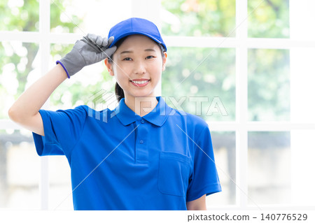 搬家公司:女性員工肖像 搬家公司:女性員工肖像 140776529