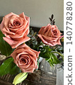 Roses in a vase in Los Angeles 140778280