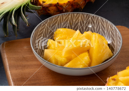 鳳梨 水果 熱帶 葉子 切片 fresh pineapple fruit パイナップル 140778672
