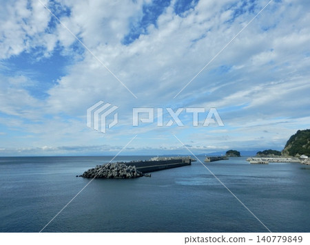 beautiful sea and sky beautiful sea and sky 140779849