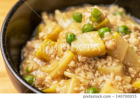 竹筍特寫佐肉末醬 竹筍特寫佐肉末醬 140780055