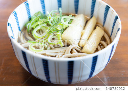 美味的熱蕎麥麵 140780912