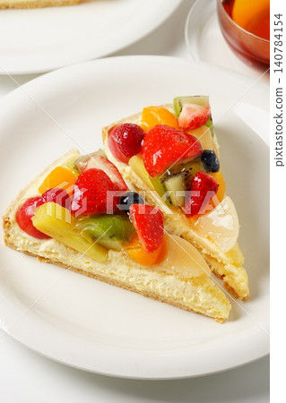 Fruit tart cake 140784154