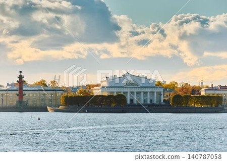 Russia, St.Petersburg, Old stock exchange building, pleasure boats in the Neva River at sunset, the drawbridge Palace, the cabinet of curiosities Museum, Rostral columns, shipyards Russia, St.Petersburg, Old stock exchange building, pleasure boats in the Neva River at sunset, the drawbridge Palace, the cabinet of curiosities Museum, Rostral columns, shipyards 140787058