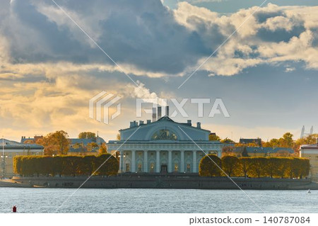 Russia, St.Petersburg, Old stock exchange building, pleasure boats in the Neva River at sunset, the drawbridge Palace, the cabinet of curiosities Museum, Rostral columns, shipyards Russia, St.Petersburg, Old stock exchange building, pleasure boats in the Neva River at sunset, the drawbridge Palace, the cabinet of curiosities Museum, Rostral columns, shipyards 140787084