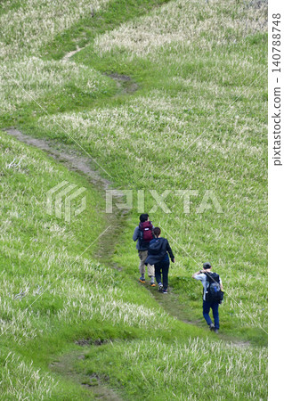 Walking the Lake Mashu Trail Walking the Lake Mashu Trail 140788748