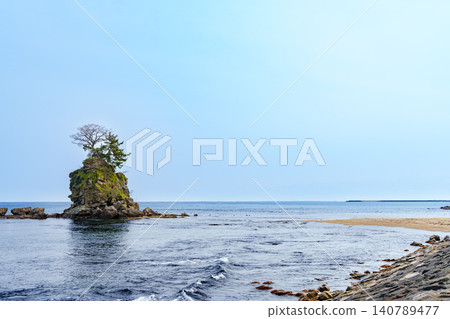 漂浮在海中的島嶼 140789477