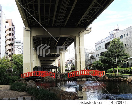 [Tokyo, Meiji-dori] Gonobashi Bridge and Metropolitan Expressway 140789763