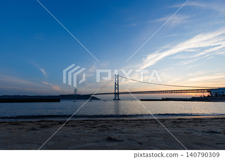 Blue Hour and the Akashi Kaikyo Bridge Blue Hour and the Akashi Kaikyo Bridge 140790309