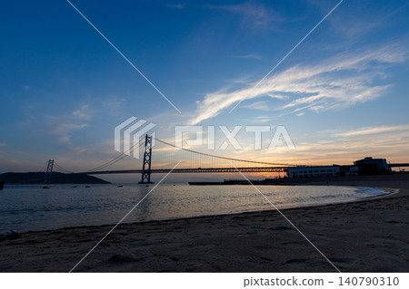 Blue Hour and the Akashi Kaikyo Bridge Blue Hour and the Akashi Kaikyo Bridge 140790310