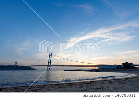 Blue Hour and the Akashi Kaikyo Bridge Blue Hour and the Akashi Kaikyo Bridge 140790311