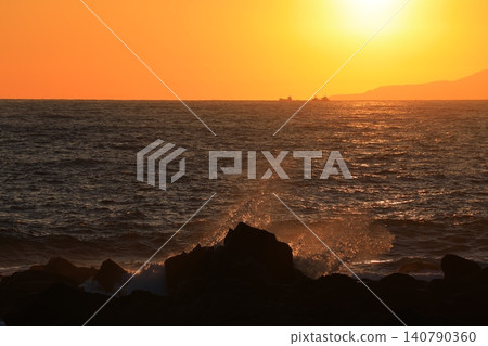 Sunset over the sea Sunset over the sea 140790360