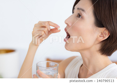 Middle women Women who take supplements Middle women Women who take supplements 140790513