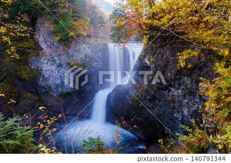 251029 Okushiga Valley, Nagano Prefecture (Ōzen Falls) 140791344