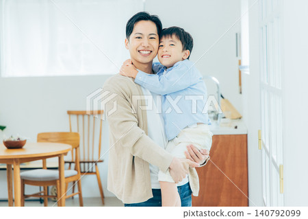 年輕家庭、父母與孩子、孩子、客廳 140792099