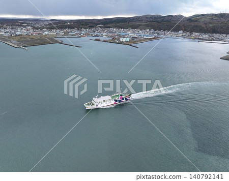 <Bird's-eye view> Wakkanai Port and ships at the northernmost tip of Japan 140792141