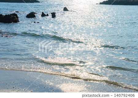 The shoreline of Kakidomari Shirahama Beach The shoreline of Kakidomari Shirahama Beach 140792406