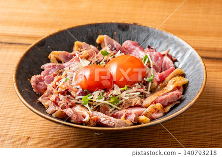 Enjoy the springy texture and rich flavor of mature chicken in this hearty yukhoe dish. Enjoy the springy texture and rich flavor of mature chicken in this hearty yukhoe dish. 140793218