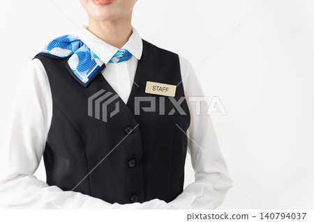 身著制服的女服務生；旅行圖片 140794037
