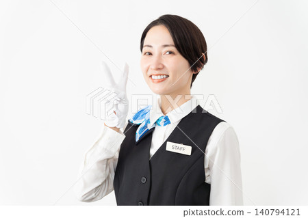 身著制服的女服務生;旅行圖片 身著制服的女服務生;旅行圖片 140794121
