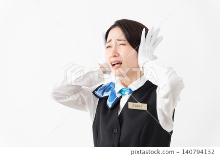 身著制服的女服務生;旅行圖片 身著制服的女服務生;旅行圖片 140794132