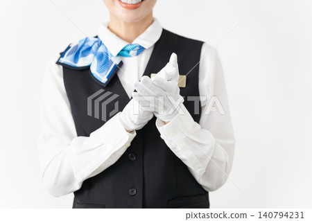 身著制服的女服務生;旅行圖片 身著制服的女服務生;旅行圖片 140794231