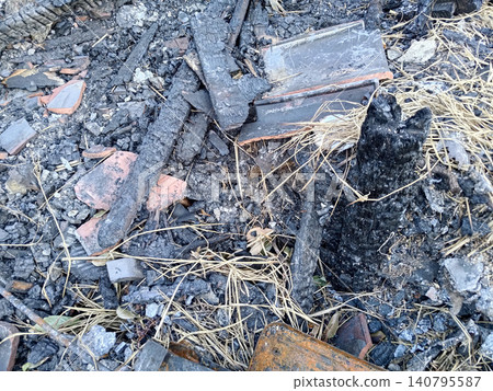 Fire-damaged waste, wooden structures, fire-related waste, general waste. Fire-damaged waste, wooden structures, fire-related waste, general waste. 140795587
