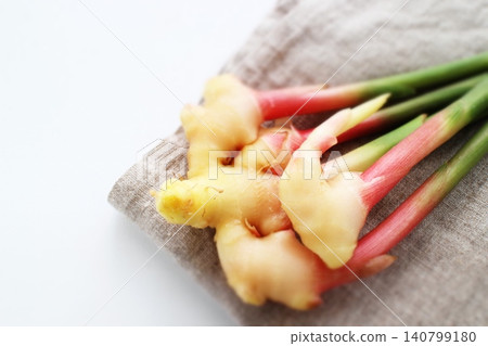 Leaf ginger Leaf ginger 140799180