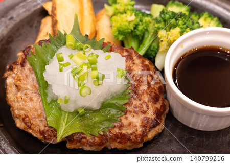 Delicious Japanese-style grated hamburger Delicious Japanese-style grated hamburger 140799216