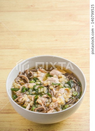 Meat broth soba Meat broth soba 140799525