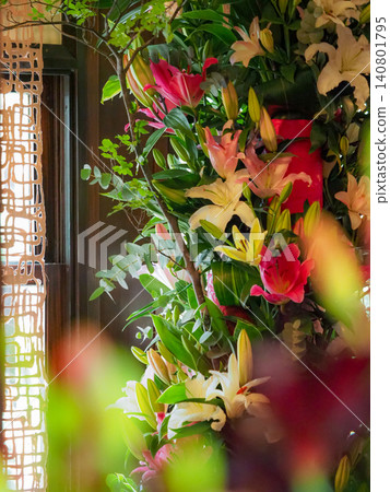Flowers, mainly lilies, adorn the Western-style mansion from spring to early summer. Flowers, mainly lilies, adorn the Western-style mansion from spring to early summer. 140801795