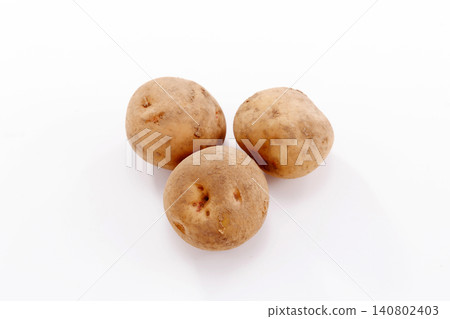 Fresh potatoes with mud Fresh potatoes with mud 140802403