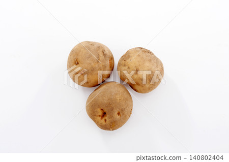 Fresh potatoes with mud Fresh potatoes with mud 140802404