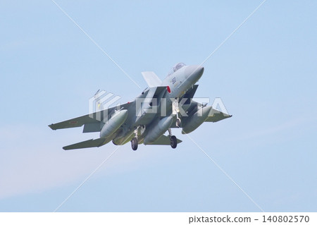 第 306 中隊的 F-15J 準備降落 第 306 中隊的 F-15J 準備降落 140802570
