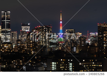 東京鐵塔和市中心夜景 東京鐵塔和市中心夜景 140803266