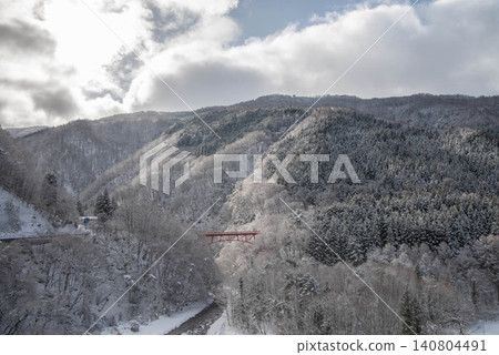 白雪覆蓋的塔凱橋 白雪覆蓋的塔凱橋 140804491