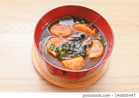 Freeze-dried red miso soup Freeze-dried red miso soup 140805447