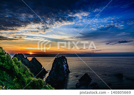 從北海道島居岬可以欣賞日本海的壯麗景色和日落美景。 140805669