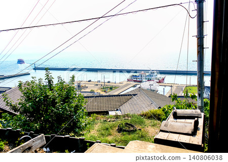 [Kagawa] Ogijima Island in summer: Views of the island from a hilltop 140806038